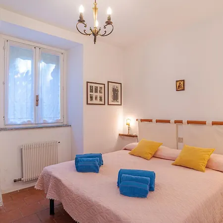 Appartamento With Shared Pool And Parking! View *