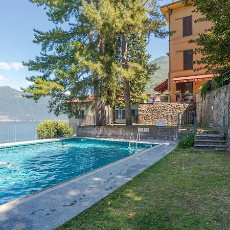 With Shared Pool And Parking! View Appartamento Nesso